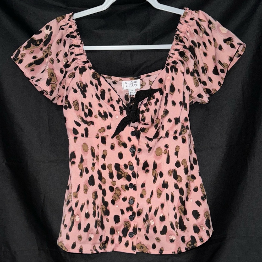 Unique Vintage button top